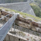 L'ancienne crémaillère qui servait aux grues durant les travaux